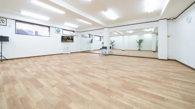 ダンススタジオの内装、設備・備品